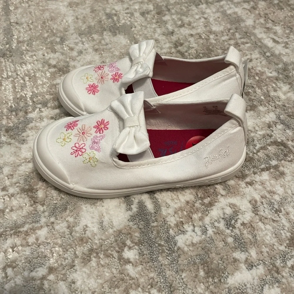 Blowfish Malibu Charming White Floral Bow Kids Casual Shoes size 10C-NWT